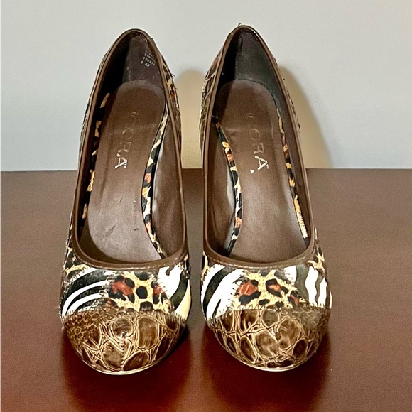 Women’s leopard/zebra/cheetah print 4 inch heels. Gently worn. Good condition. - Picture 2 of 11